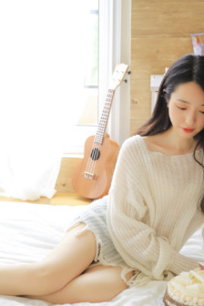 棠梨映白杨